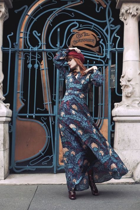 Art Nouveau Style Fashion, Art Nouveau Dresses, Art Nouveau Clothing Fashion, Art Nouveau Photography, Art Nouveau Inspired Fashion, Art Nouveau Photoshoot, Art Nouveau Witch, Art Nouveau Aesthetic Outfit, Art Nouveau Outfit