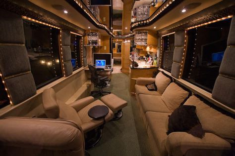 Tourbus Tour Bus Interior, Bus Interior, Chartered Bus, Volkswagen New Beetle, Luxury Rv, Luxury Bus, Bus Life, Tour Bus, Bus Conversion