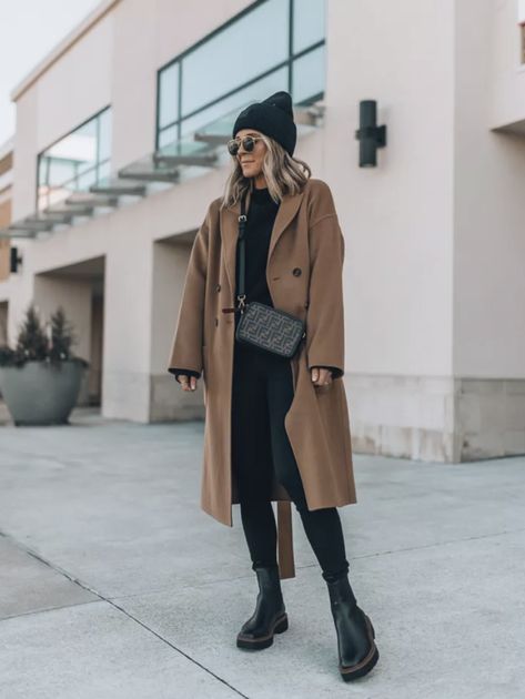 Chunky Boots Outfit, Chelsea Boots Outfits, Vinter Mode Outfits, Chelsea Boots Outfit, Chunky Chelsea Boots, Nyc Outfits, New York Outfits, Skandinavian Fashion, Europe Outfits