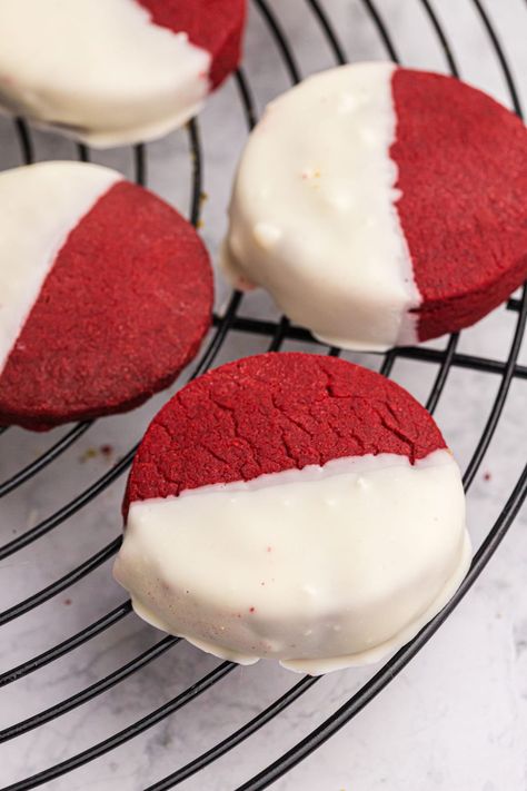 Red Velvet Shortbread Cookies recipe from RecipeGirl.com #redvelvet #shortbread #cookies #recipe #RecipeGirl Red Velvet Shortbread Cookies, Shortbread Cookies Recipe, Wine Cookies, Shortbread Cookie Recipe, Recipe Girl, Holiday Recipes Christmas, Meal Suggestions, 2024 Christmas, Cookie Exchange