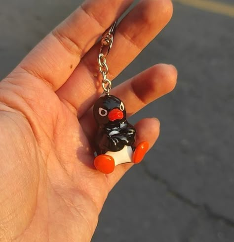 Pingu Clay, Pingu Keychain, Angry Pingu, Polymer Keychain, Gifts For Her Aesthetic, Random Idea, Noot Noot, Clay Accessories, Pastel Cupcakes