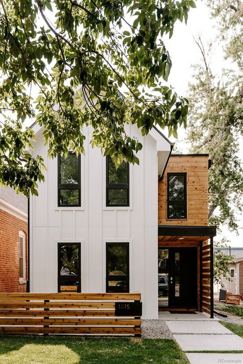 Wood and white, entrance off side White And Wood Exterior House, White And Wood Home Exterior, White And Wood Home, Infill Architecture, Vinyl House, Build Home, Wood And White, Scandi Home, Arch Interior