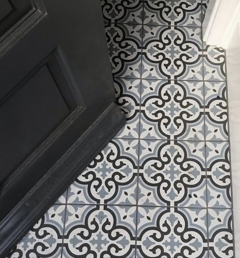 Cloakroom Tiles, Bathroom Floor Tile Patterns, Hallway Tiles Floor, Hall Tiles, Victorian Floor Tiles, Hall Flooring, Porch Tile, Tiled Hallway, Victorian Floor