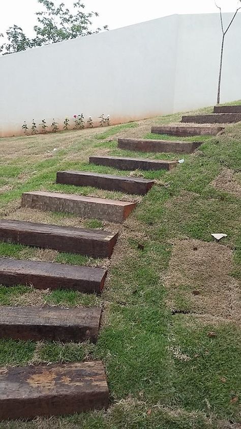 Garden Stairs Wood, Wood Steps On Hillside Sloped Yard, Front Yard Pathway Landscaping, Railroad Ties Steps On Slope, Railroad Tie Steps On Slope, Railroad Tie Steps, Steep Backyard, Landscape Ideas Front Yard Curb Appeal, Lake Landscaping