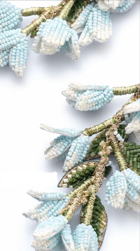 Deepa Gurnani Runway 2023, Fabric Flower Pins, Deepa Gurnani, Bead Flower, Bead Diy, Tassels Fashion, Diy Crafts To Do, Fabric Flower, Flower Pins