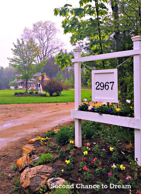 DIY House Number Sign Tutorial - Second Chance To Dream Driveway Sign, Driveway Entrance Landscaping, House Numbers Diy, Diy Curb Appeal, Pumpkin Planter, Driveway Entrance, Driveway Landscaping, Entrance Sign, Farm Signs