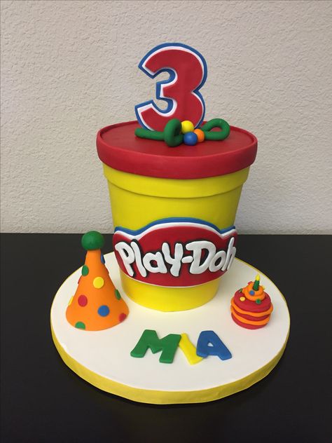 Play Doh Cake Play Dough Cake Ideas, Playdoh Cake Ideas, Cake Playdough, Play Doh Birthday Cake, Playdough Cake Birthday, Play Doh Themed Birthday Party, Playdoh Party Decorations, Birthday Cake Playdough, Play Doh Theme Cake