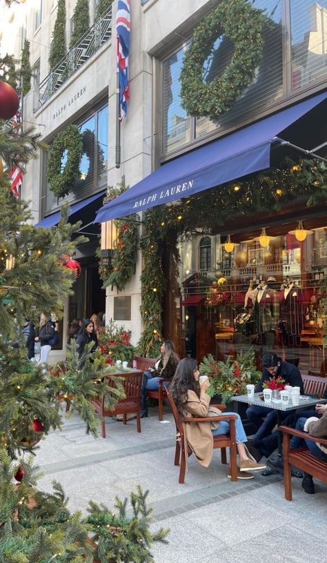 Outdoor Decoration Ideas, Outdoor Christmas Decoration Ideas, France Aesthetic, Christmas In The City, Christmas Decoration Ideas, Paris Aesthetic, Merry Christmas Wishes, Cool Wallpapers Cartoon, Nice France