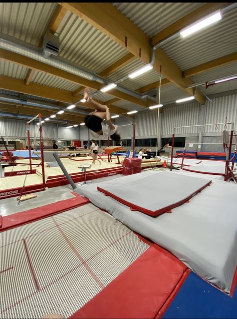 Fake Gymnastics Snaps, Gymnastics Gym Aesthetic, Gymnastics Asethic Photos, Gymnastics Aesthetic Girl, Tumbling Aesthetic, Gymnastic Aesthetic, Gymnast Aesthetic, Gymnastics Aesthetic, Gymnastics Trampoline