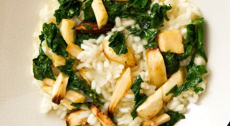 http://www.nytimes.com/2012/01/11/dining/risotto-with-parsnips-and-greens.html Cooking Risotto, Vegetable Risotto, Csa Box, Roasted Parsnips, Grain Recipes, Box Recipes, Free Lunch, Veggie Dinner, Winter Vegetables