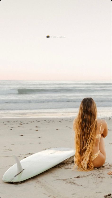 Posing With Surfboard, Senior Pictures With Surfboard, Surf Board Poses, Surfer Senior Pictures, Surf Photoshoot Ideas, Surf Senior Pictures, Surf Pictures Ideas, Surf Board Photoshoot, Surf Board Pictures