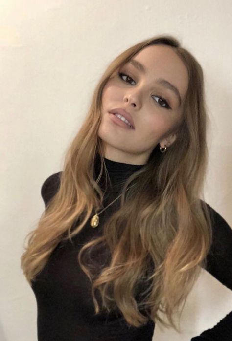 lily rose depp Lily Rose Depp Outfits, Lily Depp, Lily Rose Depp Style, Celebrity Icons, Hairstyles List, Golden Life, Rose Depp, Love Lily, Rose Style