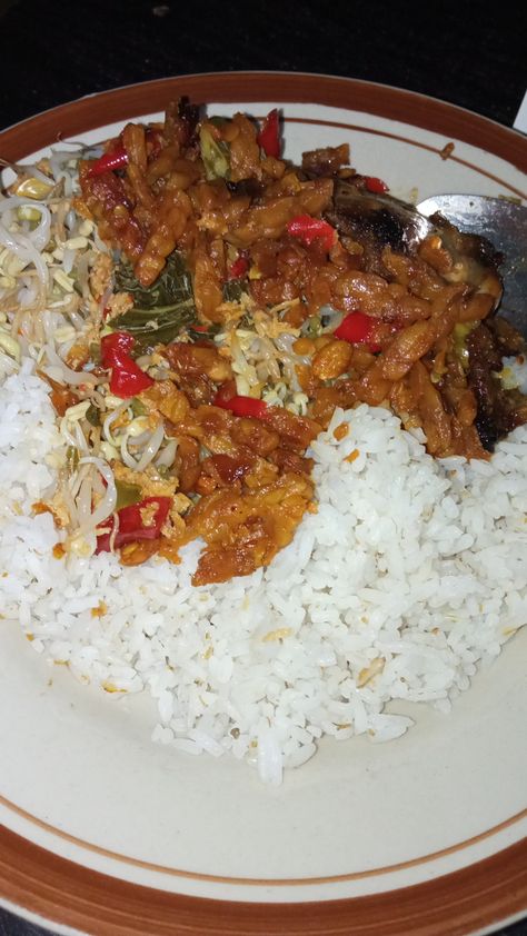 Nasi ramesan Success Pictures, Bad Boy Style, Curry Rice, Food Clips, Indonesian Food, Snap Food, Food Snapchat, Food Cravings, File Format