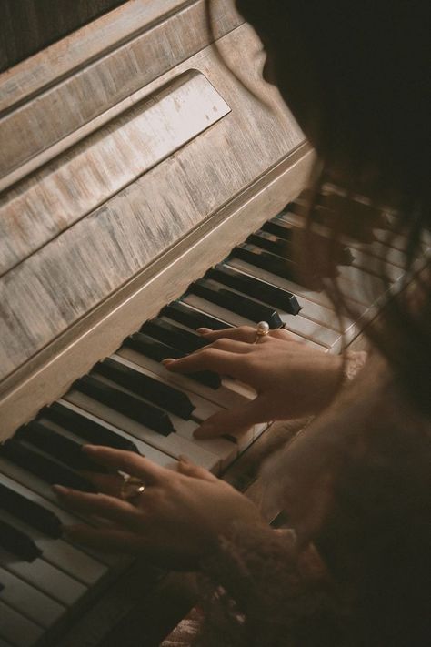 Piano Vibes Aesthetic, Piano Hobby Aesthetic, Piano And Singing Aesthetic, Woman Playing Piano Aesthetic, Female Pianist Aesthetic, Music Stage Aesthetic, Practicing Piano Aesthetic, Playing Instruments Aesthetic, Classical Piano Aesthetic