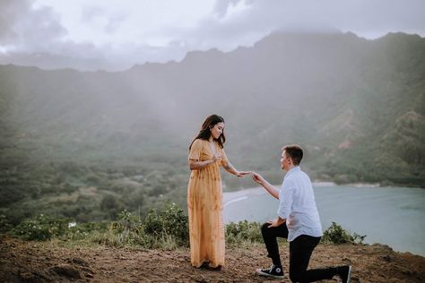 Dream Mountaintop Proposal in Oahu Hawaii. We found the perfect Cliffside spot overlooking the bay in Hawaii for Matt to get down on one knee. Browse the blog to see more from this surprise mountaintop proposal in Oahu, Hawaii! Beach proposal, engaged in Hawaii, Hawaii Proposal Ideas, beach engagement outfits! Anela Benavides, Hawaii Wedding & Elopement Photographer Mountaintop Proposal, Beach Engagement Outfits, Hawaii Proposal, Proposal Ideas Beach, Proposal Spots, Down On One Knee, Big Island Wedding, Beach Cove, Beach Proposal