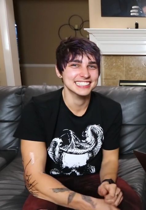 Colby Brock Smile, Colby Brock Wallpaper, Glee Videos, Sam And Colby Fanfiction, Colby Cheese, Guys Night, Trap House, Fangirl Problems, Colby Brock