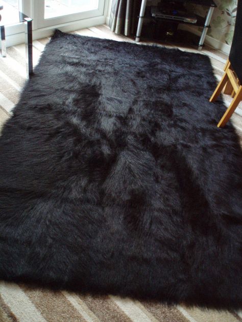 'SPECIAL OFFER' LARGE BLACK FAUX SHEEPSKIN SHAGGY FLUFFY RUG 150 x 240CMS in Home, Furniture & DIY, Rugs & Carpets, Rugs | eBay Dark Carpet, Faux Fur Rug, Black Carpet, Mia 3, Fluffy Rug, Black Bedding, Patterned Carpet, Black Rug, Bedroom Carpet