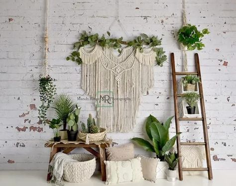 An Essential Guide To Boho Wedding Photography Using Backdrops. Boho Backdrop Inspiration For Your Wedding. #magpiewedding Macrame Birthday, Boho Backdrops, Birthday Backdrop Design, Small Throw Rugs, Room Backdrop, Macrame Room, Boho Wedding Photography, Boho Backdrop, Seamless Backdrop