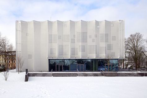 Textile Academy NRW / slapa oberholz pszczulny | sop architekten | ArchDaily Metal Facade, Facade Cladding, Industrial Architecture, Education Architecture, Sopot, Glass Facades, Building Facade, Building Structure, Facade Architecture