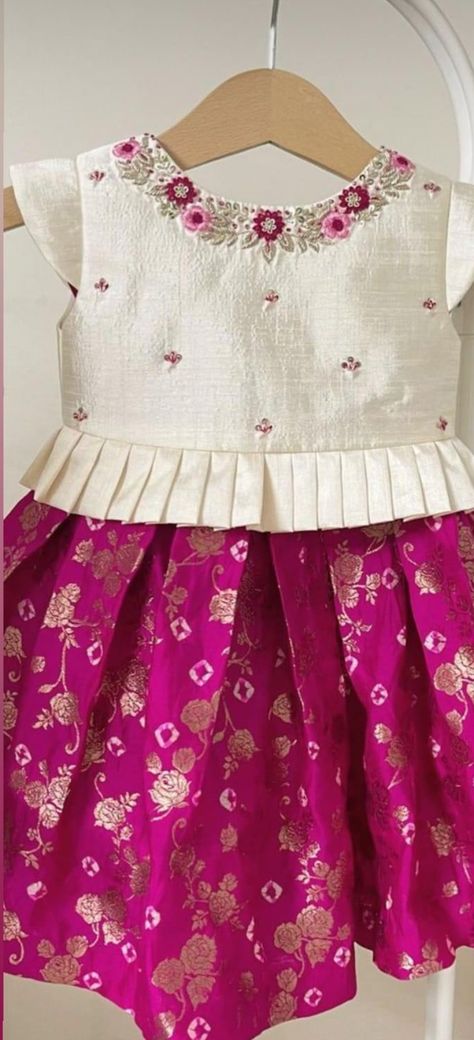 Baby Lehenga Blouse Designs, Baby Girl Blouse Designs, Baby Girl Langa Blouse Designs, Langa Designs, Traditional Baby Dresses, Baby Lehenga, Pattu Langa, Baby Dress Embroidery, Kids Dress Collection