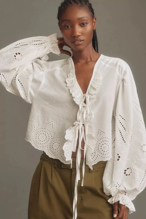 Travel Capsule Wardrobe Summer, Trendy Shirt Designs, Technology Fashion, Front Tie Shirt, Anthropologie Top, Woven Top, Front Tie Top, Boho Blouses, Colorful Fashion