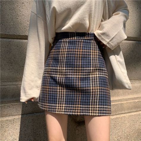 Checkered Skirt Outfit, Mermaid Skirt Pattern, Aline Mini Skirt, Grid Skirt, Ideas Clothes, Spring Work Outfits, Cute Skirt Outfits, Checkered Skirt, Jordan Outfits