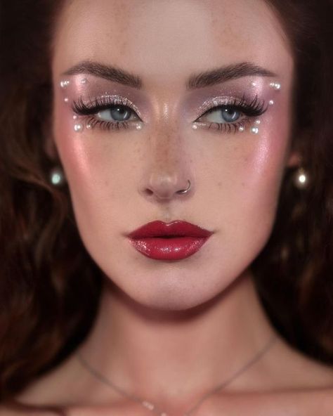 Disco Makeup Ideas, Editorial Wedding Makeup, Alternative Wedding Makeup, Disco Ball Makeup, Bold Wedding Makeup, Ethereal Wedding Makeup, Burnished Winter, Chrome Makeup, Y2k Makeup Looks