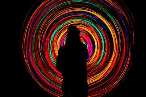 Strobe Lights Photography, Light Painting Photography Ideas Simple, Night Light Photography, Light Painting Ideas, Halloween Photo Shoots, Pictures At Night, Photo Ideas Creative, Light Pictures, Flat Color Palette