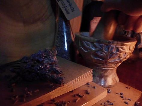 Apothecary lavender flowers herbs witchcraft witch grinding gif mortar witchy aesthetic Herbs Witchcraft, William Joyce, Witchy Aesthetic, Pisces Moon, Eclectic Witch, Witch Aesthetic, Aesthetic Gif, Lavender Flowers, Mortar And Pestle