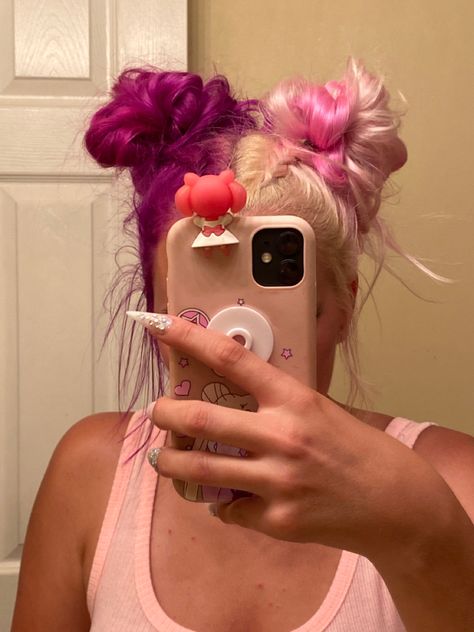 Split Hair Updo, Split Dye Updo, Cute Split Dyed Hair, Space Bums Short Hair, Split Colored Hair, Colorful Split Dye, Split Dyed Hairstyles, Cool Split Hair Dye Ideas, Split Hair Styles