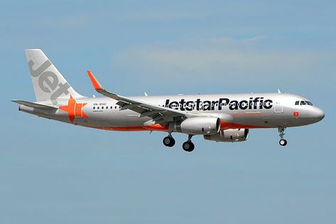 Jetstar Pacific new livery applied on an Airbus A320 with Sharklets equipped Pacific Airlines, Airline Logo, Airbus A320, General Aviation, Mai Tai, Commercial Aircraft, Helicopter, Airlines, Vietnam