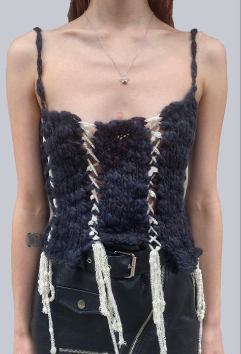 Nyc Grunge, Corset Look, Knitwear Inspiration, Fashion Project, Mode Inspo, Knitwear Design, Knit Fashion, Machine Knitting, Labyrinth