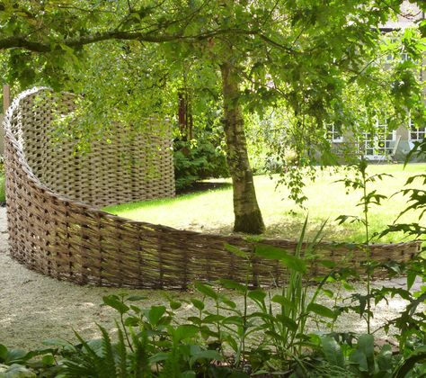 Willow Projects, Wattle Fence, Willow Fence, Living Willow, Gates And Railings, Landscape Structure, Sensory Garden, Yard Work, Garden Buildings