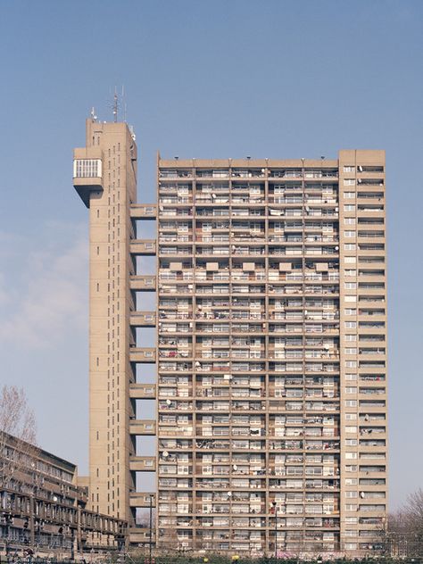 Utopia Photography, Setting Inspiration, Brutalism Architecture, Brutalist Buildings, Tall Buildings, Brutalist Architecture, Photo Series, Architecture Photo, Brutalism