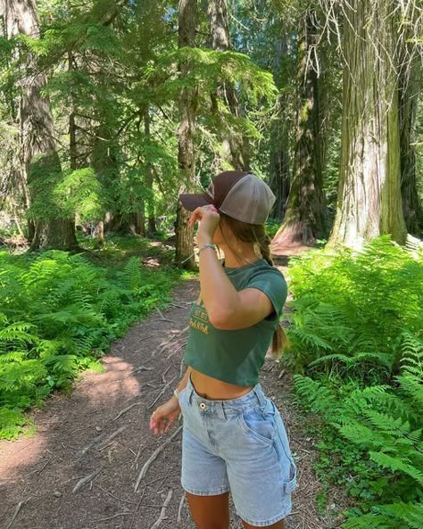 Hot Camping Outfits, Nature Walk Outfit Summer, Cute River Outfits, Cute Hiker Outfits Summer, Cute Colorado Outfits Summer, Woman’s Hiking Outfit, Outfits For Camping Summer, Summer Cabin Trip Outfit, Granola Girl Camping Outfits