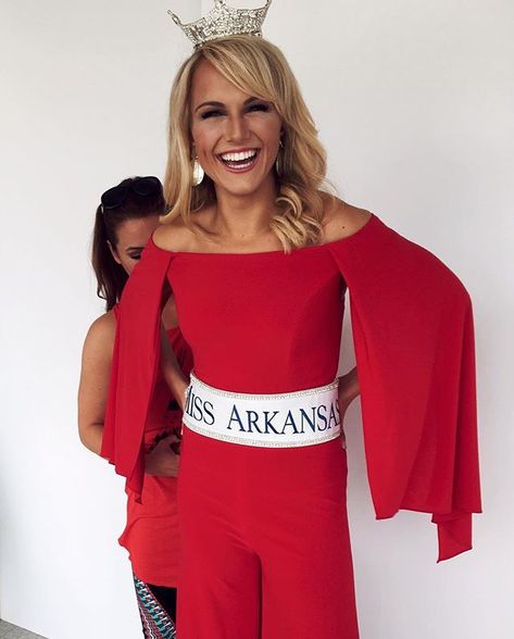 Miss America Savvy Shields in Buffiesalltherage. Savvy Shields, Miss America, Arkansas Razorbacks, Beautiful Lady, Reality Tv, Arkansas, Celebrity News, One Shoulder Blouse, Bell Sleeve Top