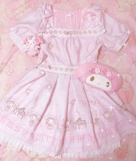 ʚ♡ɞ pinterest: horrorbaby Twin Aesthetic, My Melody Outfit, Light Feminine Aesthetic, Stationery Kawaii, Light Feminine, Japanese Candy, Kawaii Gifts, Pastel Fashion, Kawaii Plushies