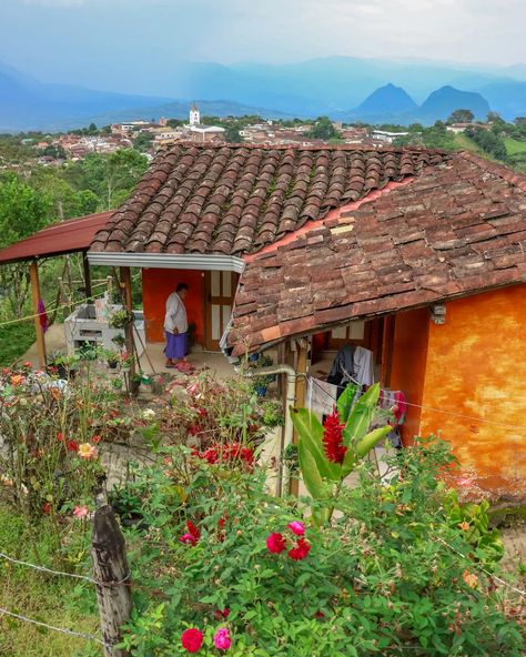 casas de campo con encanto on Instagram: “¡Eh Ave María, pues! Así o más hermoso 🤩 miren la casa campesina que me encontré hoy en mi ruta por Valparaíso y #caramanta 🤠 un paisaje…” Native Art, Cabin, House Styles, On Instagram, Instagram, Home Decor, Art, Valparaiso, Home Décor