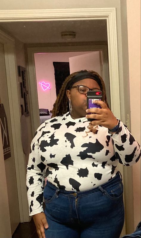 This is a cowprint mockneck shirt from shein! Ive never worn cow print before but i think it really does compliment my figure! I think the fit would look even better with a belt! If you want to get this make sure you size up! Experimental Outfits, Cow Print Outfit, Cow Print Top, Cool Names, Cow Print, Plus Size T Shirts, Print Top, Print Tops, Mock Neck