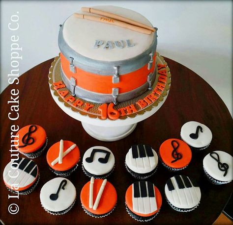 Drum Cake and Intrumental Cupcakes #LaCoutureCakeShoppeCo. Drum Cupcakes, Drumset Cake, Drums Cupcakes, Drum Birthday Cakes, Music Birthday Party Theme, Drum Party, Mark Birthday, Music Birthday Party, Boy 16th Birthday