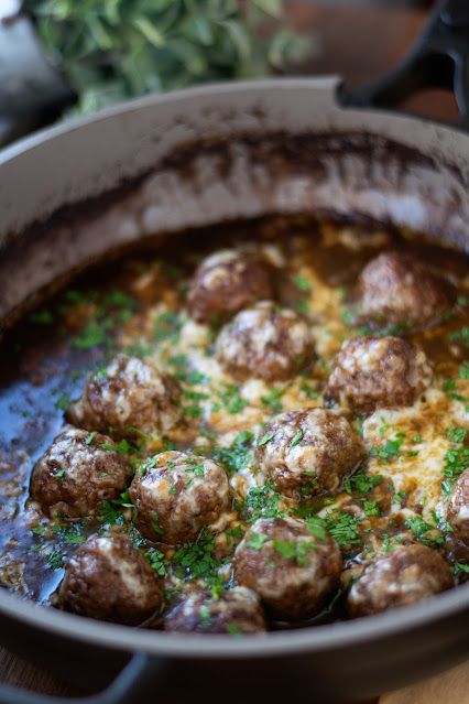 Easy French Onion Meatballs French Onion Meatballs, Meatballs With Tomato Sauce, Classic Meatballs, Onion Meatballs, Pasta Side Dishes, Lamb Meatballs, Lamb Dishes, Frozen Meatballs, Lamb Recipes