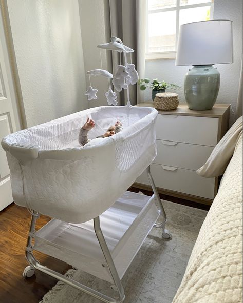 Bassinet Set Up In Parents Room, Bassinet In Bedroom, Bedroom With Bassinet, Basinette In Bedroom, Bassinet In Parents Room, Baby Boy Bassinet, Julia Wolf, White Bassinet, Newborn Bassinet