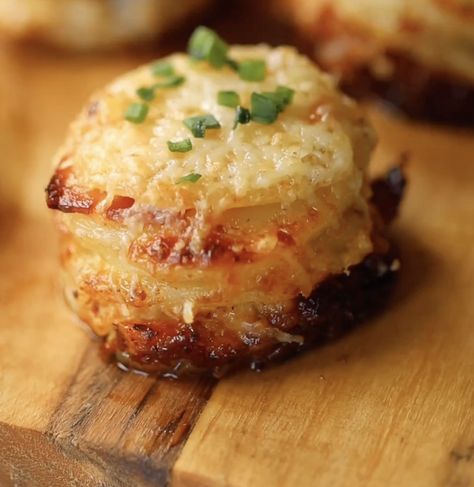 Potato Stacks Recipes, Potato Dauphinoise, Gluten Free Cocktails, Cheesy Bacon Potatoes, Potatoes Dauphinoise, Bacon Potatoes, Potato Stacks, Bacon Potato, Potato Gratin