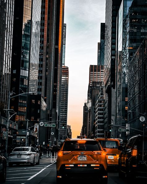 been busy making memories xx #NYC #manhattan Manhattan Aesthetic, Nyc Vibes, New York Manhattan, Nyc Manhattan, Making Memories, Manhattan, Vision Board, Wallpapers, New York