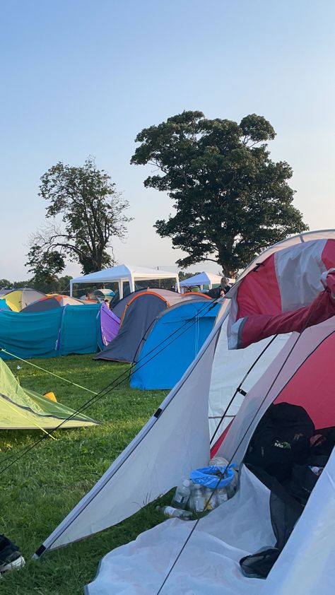 British Festival, Reading And Leeds Festival, Leeds Festival, Festival Aesthetic, Reading Festival, Festival Inspo, Camping Aesthetic, Nature Camping, Festival Camping