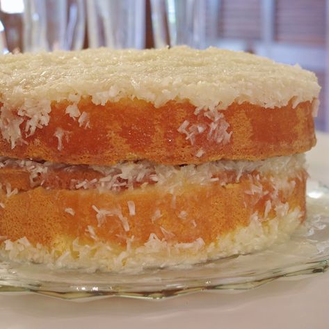 Coconut Glaze Icing, Coconut Cake Frosting, Southern Coconut Cake Recipe, Pumpkin Poke Cake, Coconut Cakes, Coconut Icing, Frosting Recipes Easy, Coconut Cake Recipe, Coconut Frosting