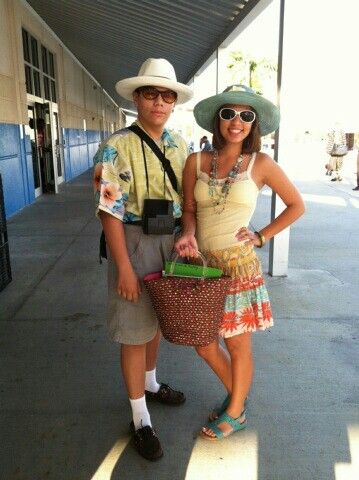 My kids dress like tourist for homecoming week. Tourist Dress Up Day, Tacky Tourist Outfit, Tacky Tourist Costume, Hawaii In October, Tourist Costume, Tacky Tourist, Tourist Outfit, Spirit Days, Spring Recruitment