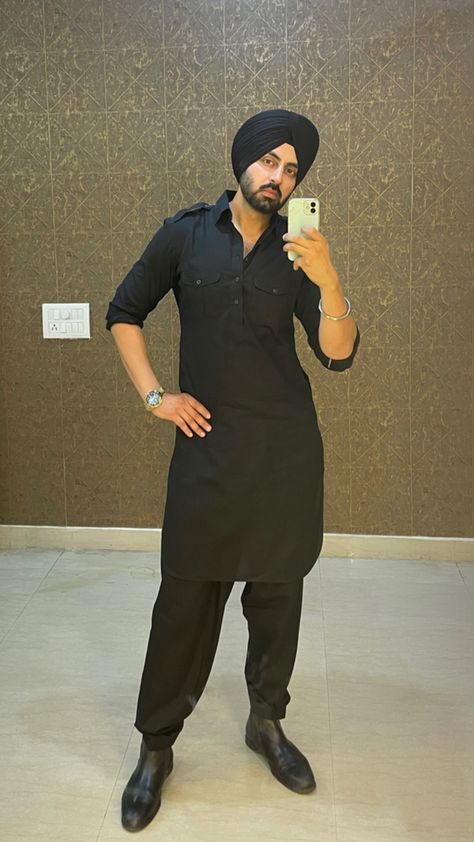 Pathani Kurta For Men Black, Kurta Pajama Men Punjabi, Punjabi Kurta Pajama Men, Kurta Pajama Punjabi, Pajama Men, Gangster Style, Boys Kurta Design, Stylish Men Wear, Mens Dress Outfits