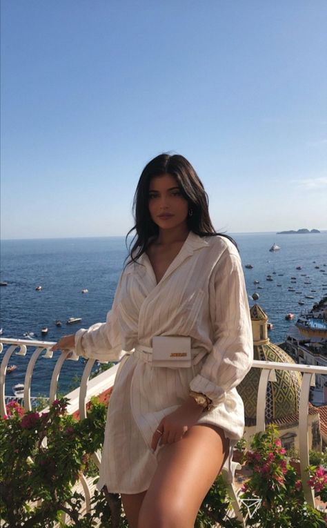 Kylie Outfits, Having Fun, Follow Me On Instagram, Kylie Jenner, Sofia, Style Fashion, Dubai, Follow Me