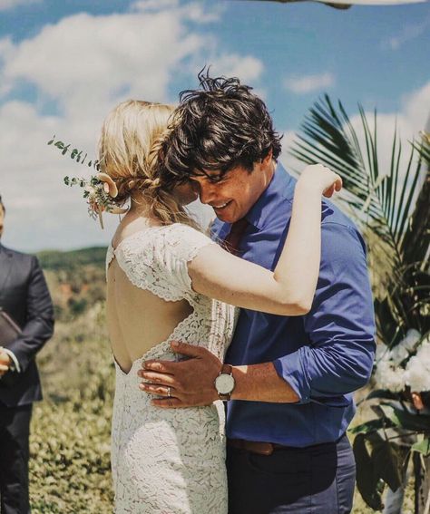 Emmy||Beliza Morley on Twitter: "Bob and Eliza Morley appreciation day is everyday… " Bob Morley And Eliza Taylor, Bobs Pic, Taylor Wedding, Eliza Jane, The 100 Cast, The 100 Show, Bob Morley, Eliza Taylor, Weddings By Color